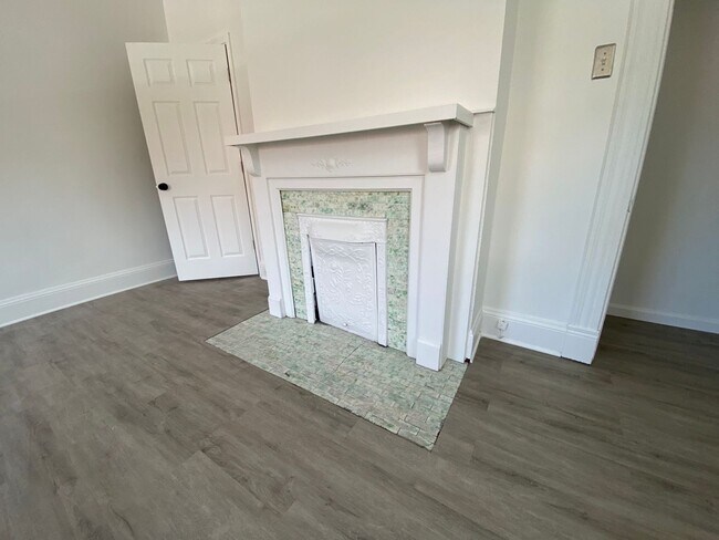 Building Photo - 2314 Victor St