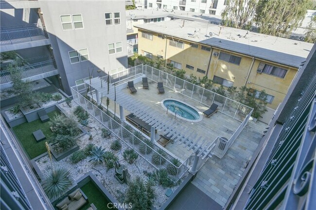 Building Photo - 11925 Kling St