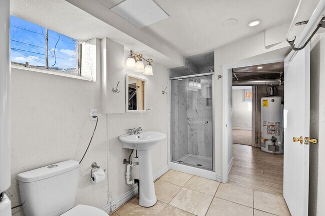 Building Photo - North Park Hill Bungalow!