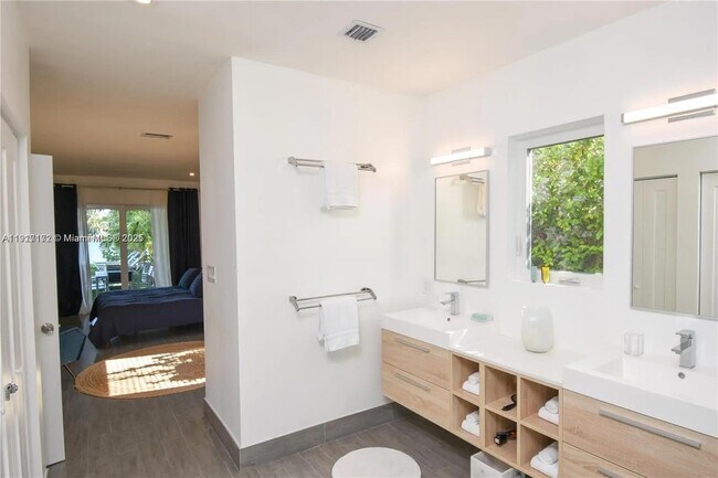 Building Photo - 641 86th St