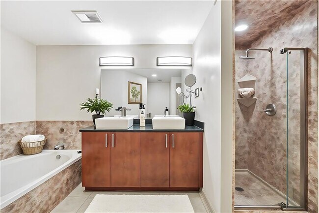 Building Photo - 390 17th St