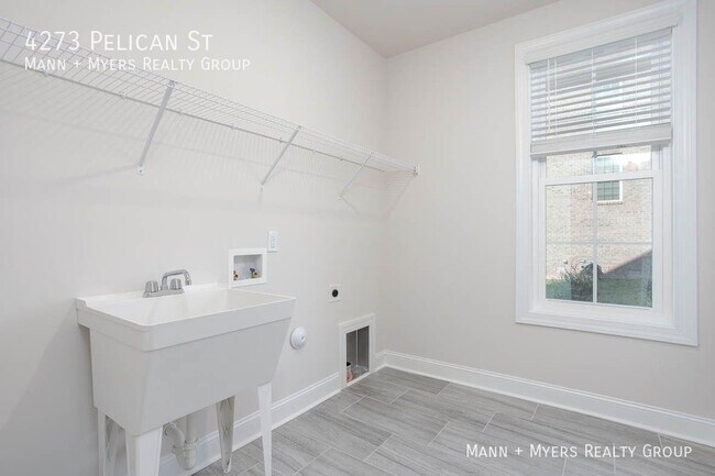 Building Photo - 4273 Pelican St