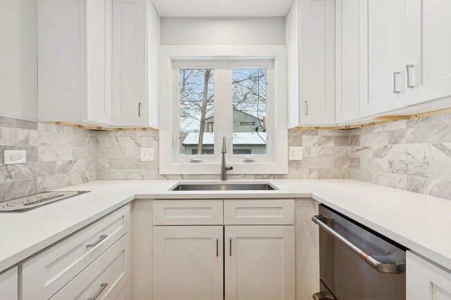 Building Photo - 2607 McDaniel Ave