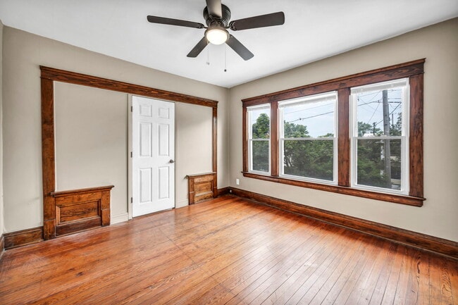 Building Photo - 4093 E 64th St