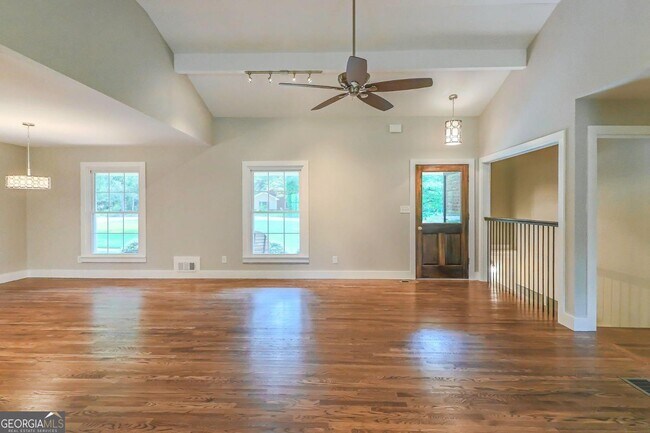 Building Photo - 99 Woodvalley Dr