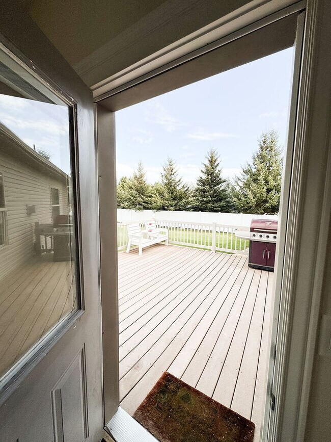 Building Photo - Beautiful Custom Home For Rent In Rexburg!