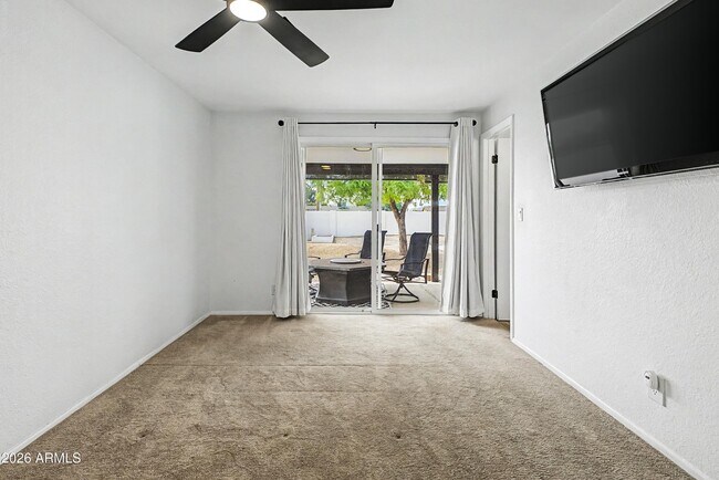 Building Photo - 4101 E Calavar Rd