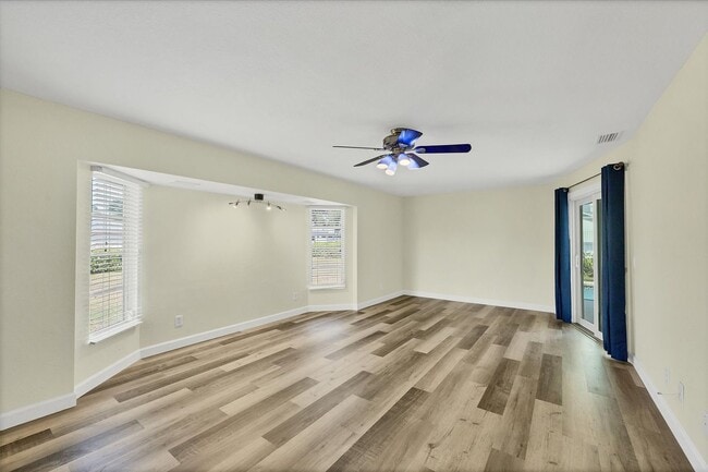 Building Photo - Annual Pool Home for Rent in Englewood