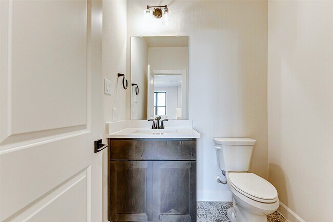 Building Photo - 7606 Redwoods Frst Dr