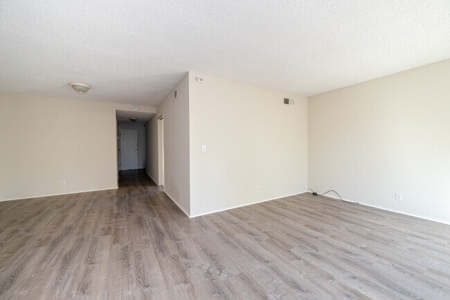 Building Photo - 1034 Shoal Dr