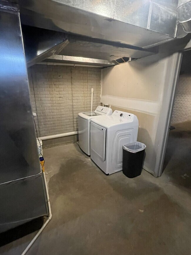 Building Photo - 94 Mcmillen