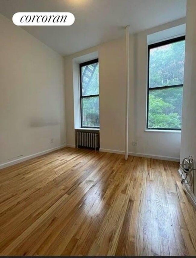 Building Photo - 346 E 78th St