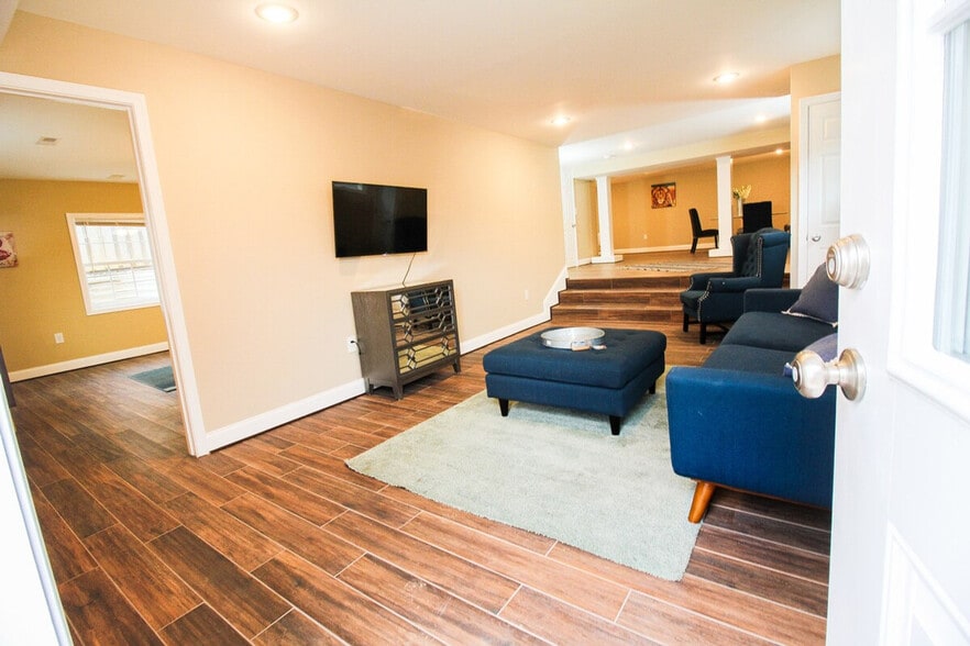 Building Photo - 2762 Cameron Rd