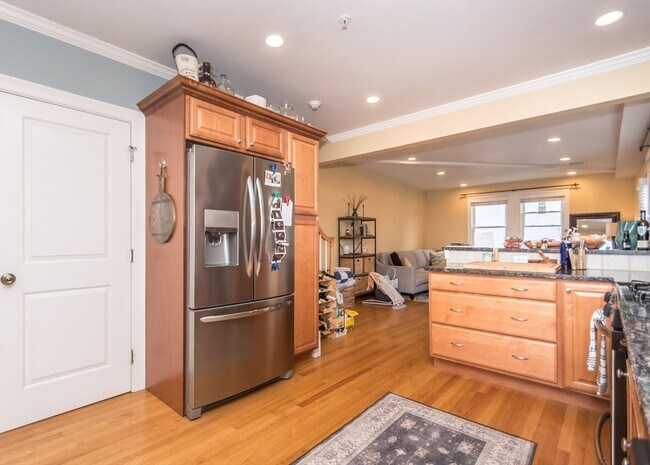 Building Photo - 39 Gardner St