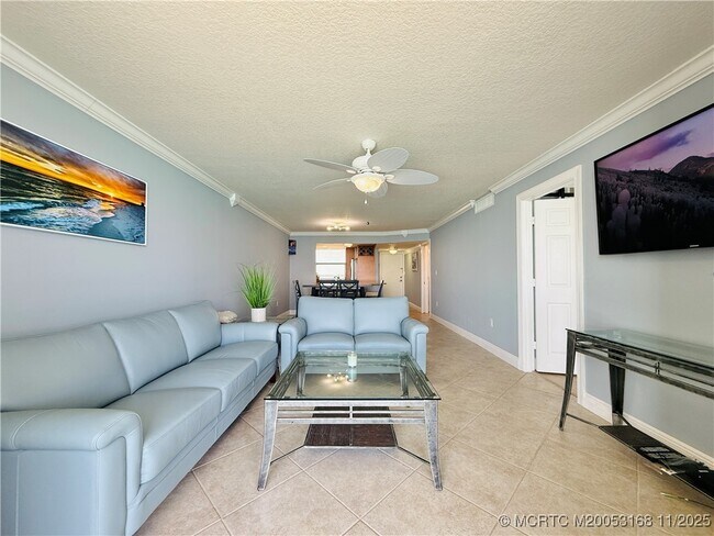 Building Photo - 10680 S Ocean Dr