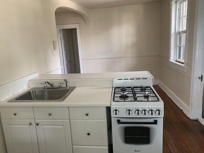 Building Photo - 164 W Baltimore Ave