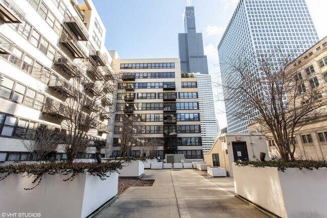 Building Photo - 130 S Canal St