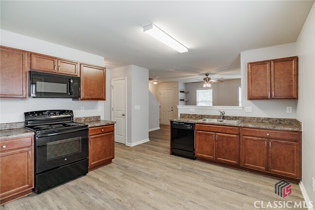 Building Photo - 157 Brockett Dr