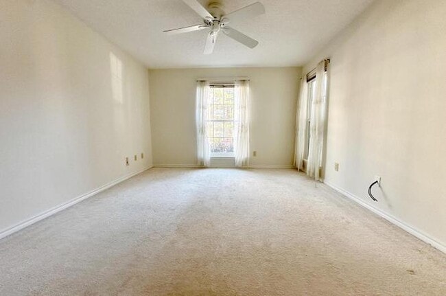 Building Photo - 1523 Lincoln Way