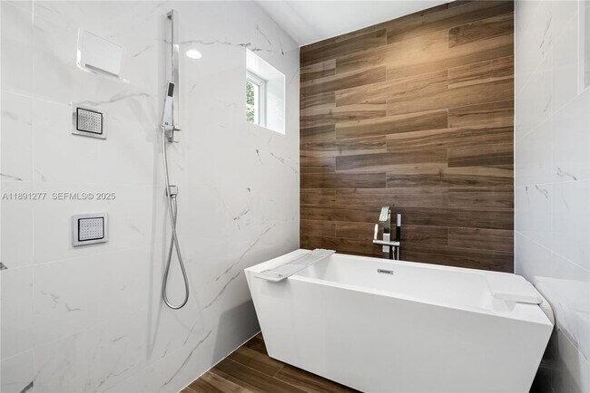 Building Photo - 7705 SW 171st Terrace