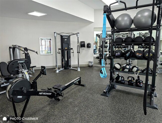 Building Photo - 1301 River Reach Dr