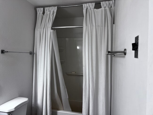 Building Photo - 2119 Via Puerta