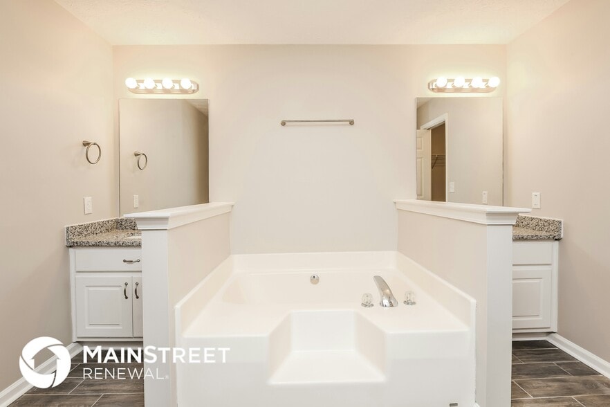 Building Photo - 55 Windsong Dr