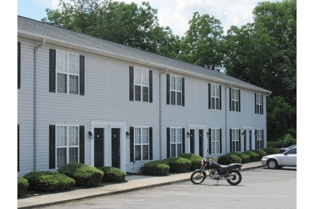 Building Photo - White Oak Apartments