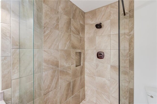 Building Photo - 2870 Roanoke Rd