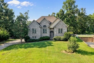 Building Photo - Trussville: 4/3 on acre lot, private lot