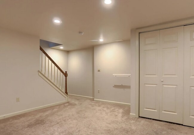 Building Photo - 143 Northwood Ct