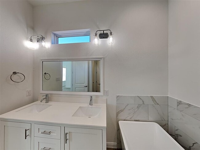 Building Photo - 9902 Clark Rd