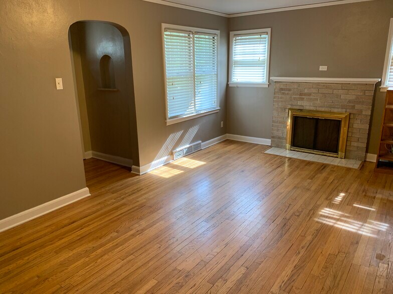 Living Room - 2902 Wood Street