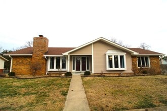 Building Photo - 736 Henry Ave