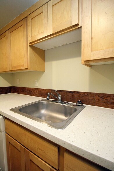 Building Photo - 4815 SE 75th Ave