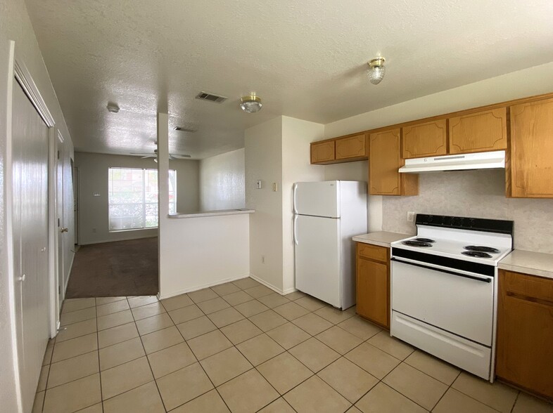 Building Photo - 4200 Deek Dr