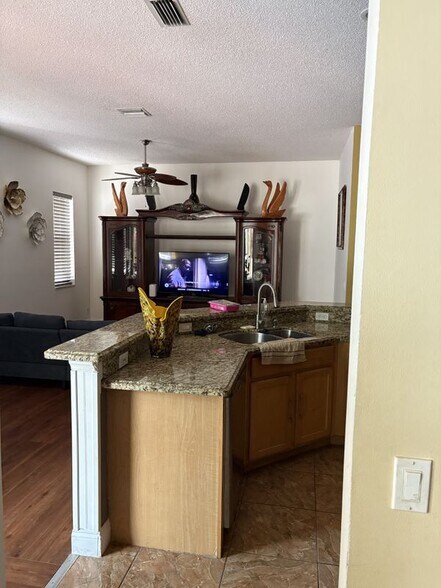 Building Photo - 5475 NW North Crisona Cir