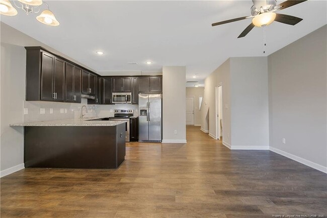 Building Photo - 393 Hicks Ave