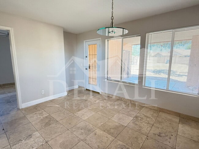 Building Photo - 1274 W Sparrow Ct
