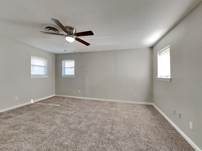 Building Photo - 5753 Wimbleton Way