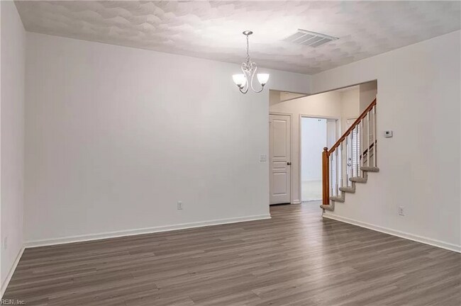 Building Photo - 2166 Humphreys Dr