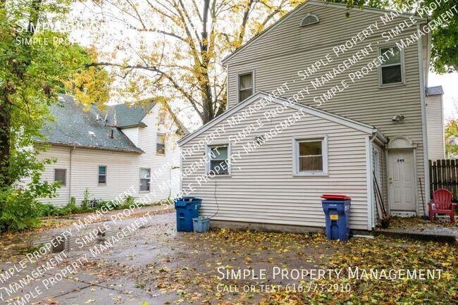 Building Photo - 242 Page St NE
