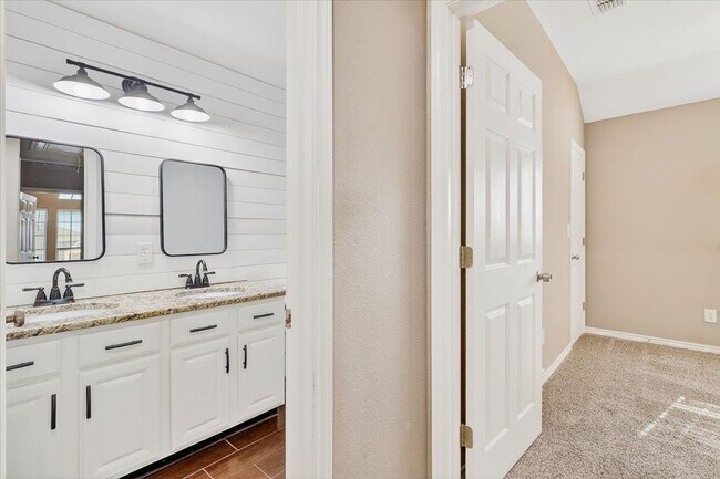 Building Photo - 7502 Fred's Folly Dr