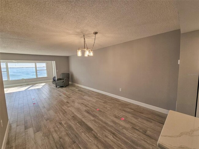 Building Photo - 5900 Shore Blvd S