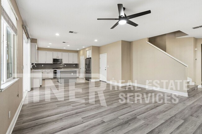 Building Photo - 5444 Noyack Way