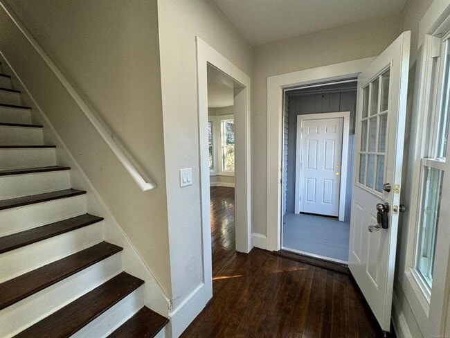 Building Photo - Single Family House