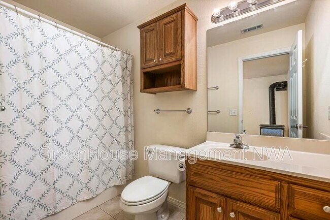 Building Photo - 28 Latshaw Dr