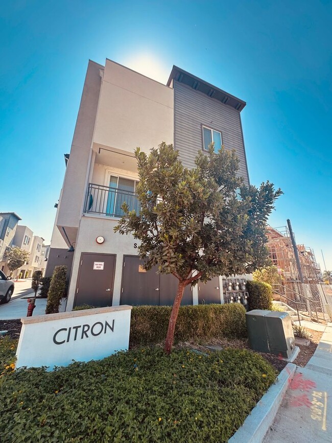 Primary Photo - Beautiful and Modern 3-Story Townhome! OPE...