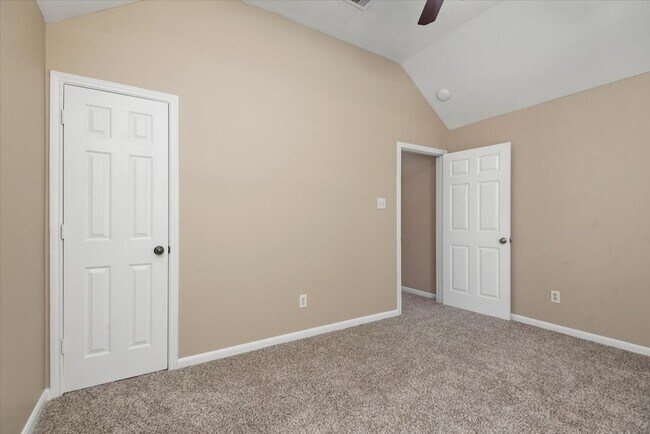 Building Photo - 26886 Treasures Ridge Dr