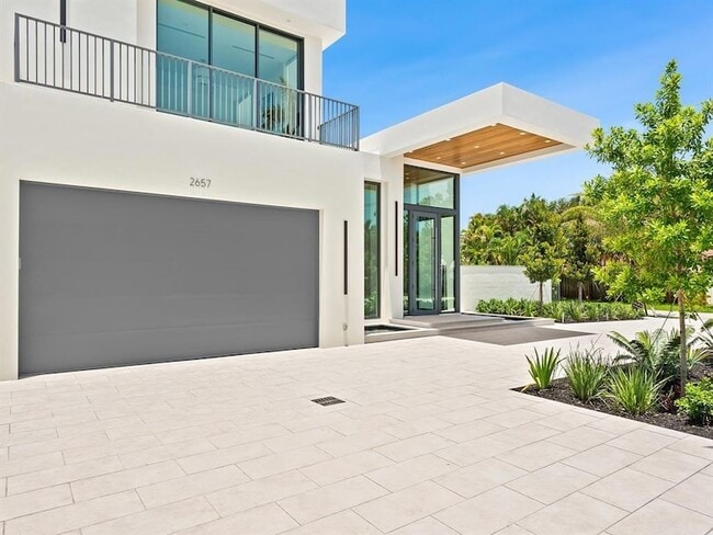 Building Photo - 2657 NE 34th St